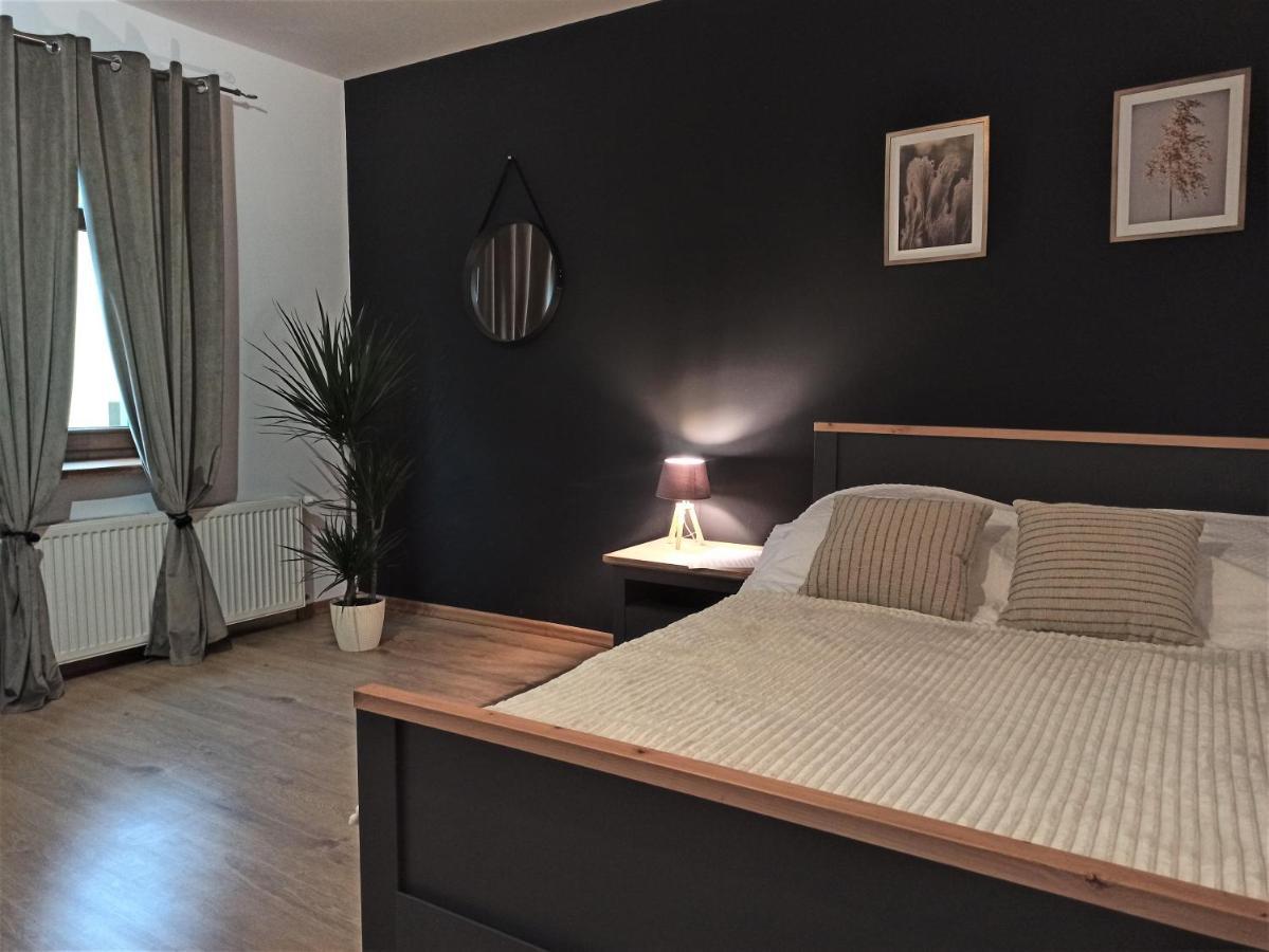 Cztery Katy W Rynku Apartment Walbrzych Luaran gambar